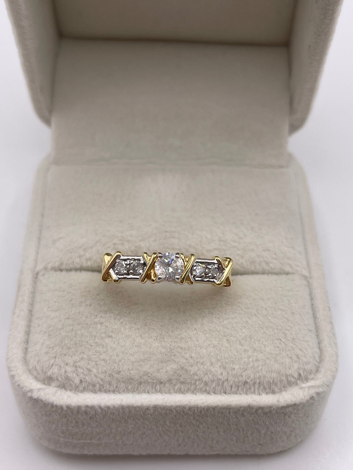 18ct gold diamond ring