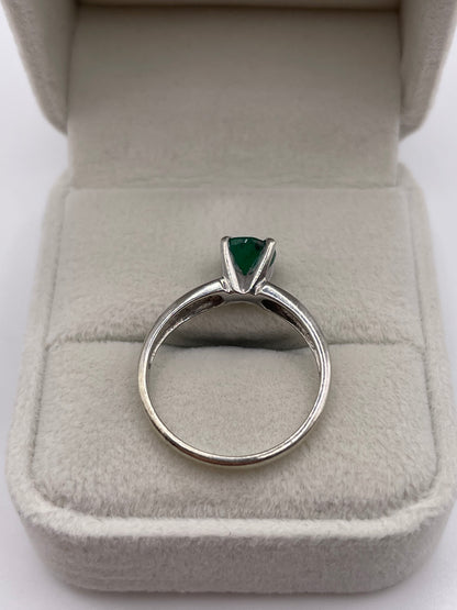 9ct white gold emerald ring