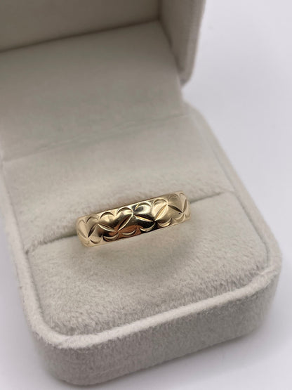 9ct gold patterned band