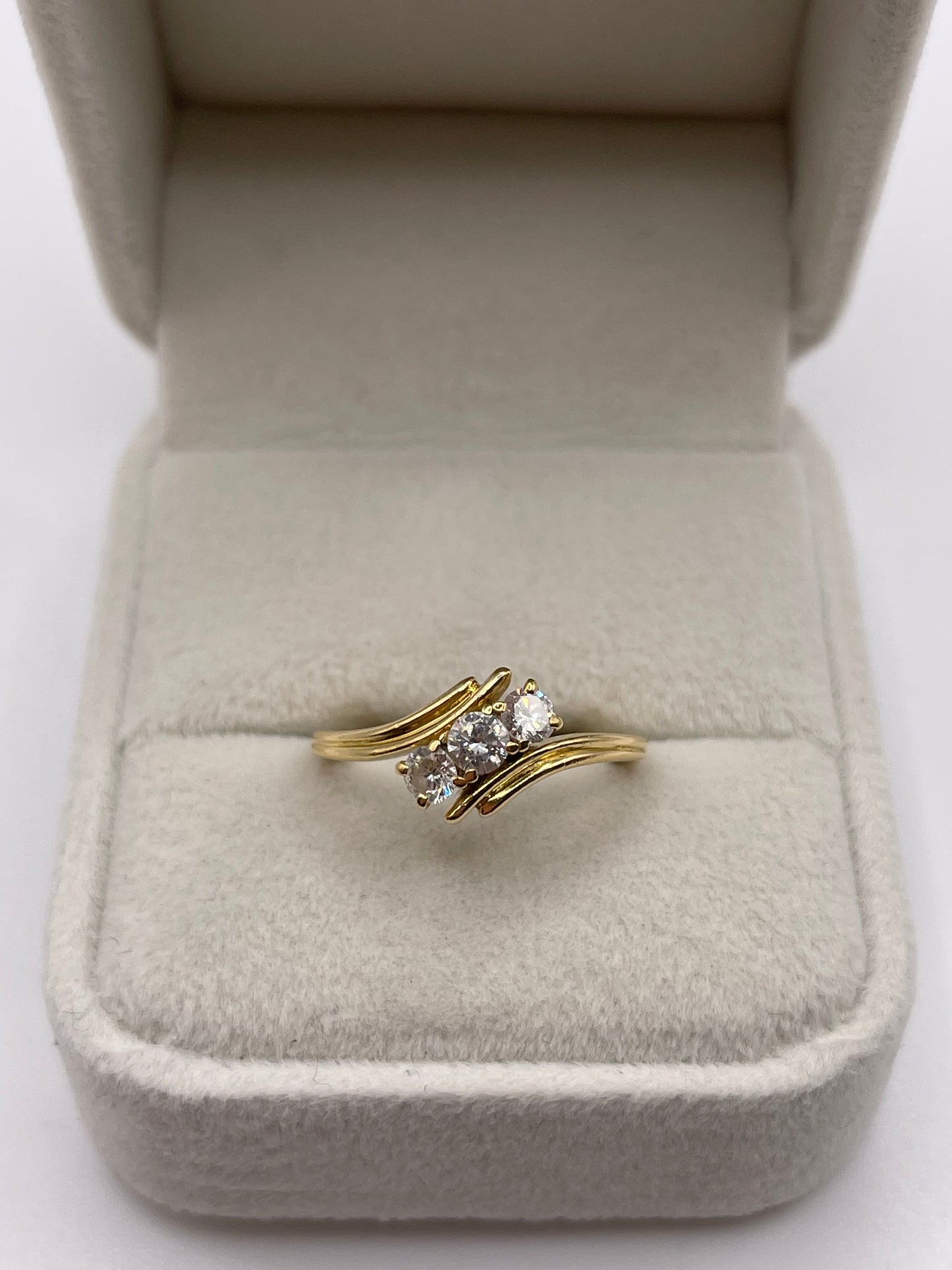 18ct gold diamond ring