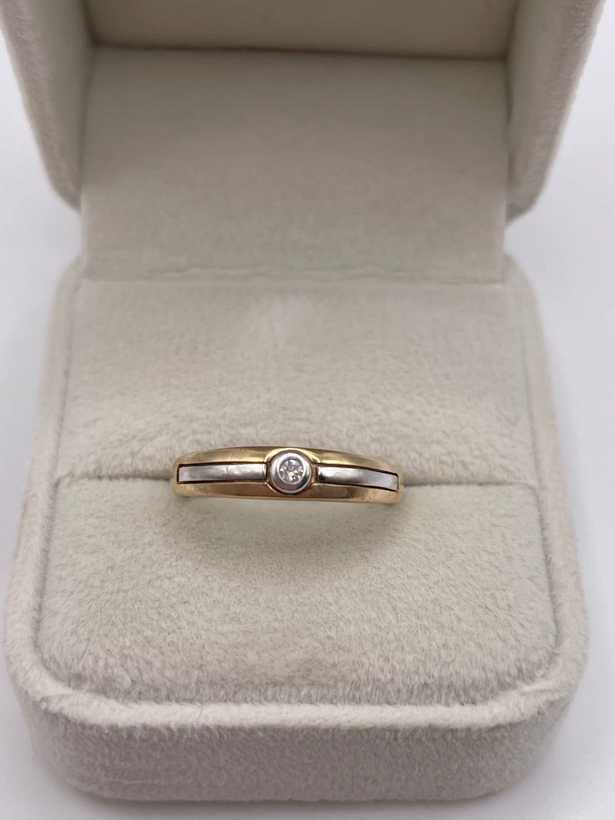 9ct gold diamond ring