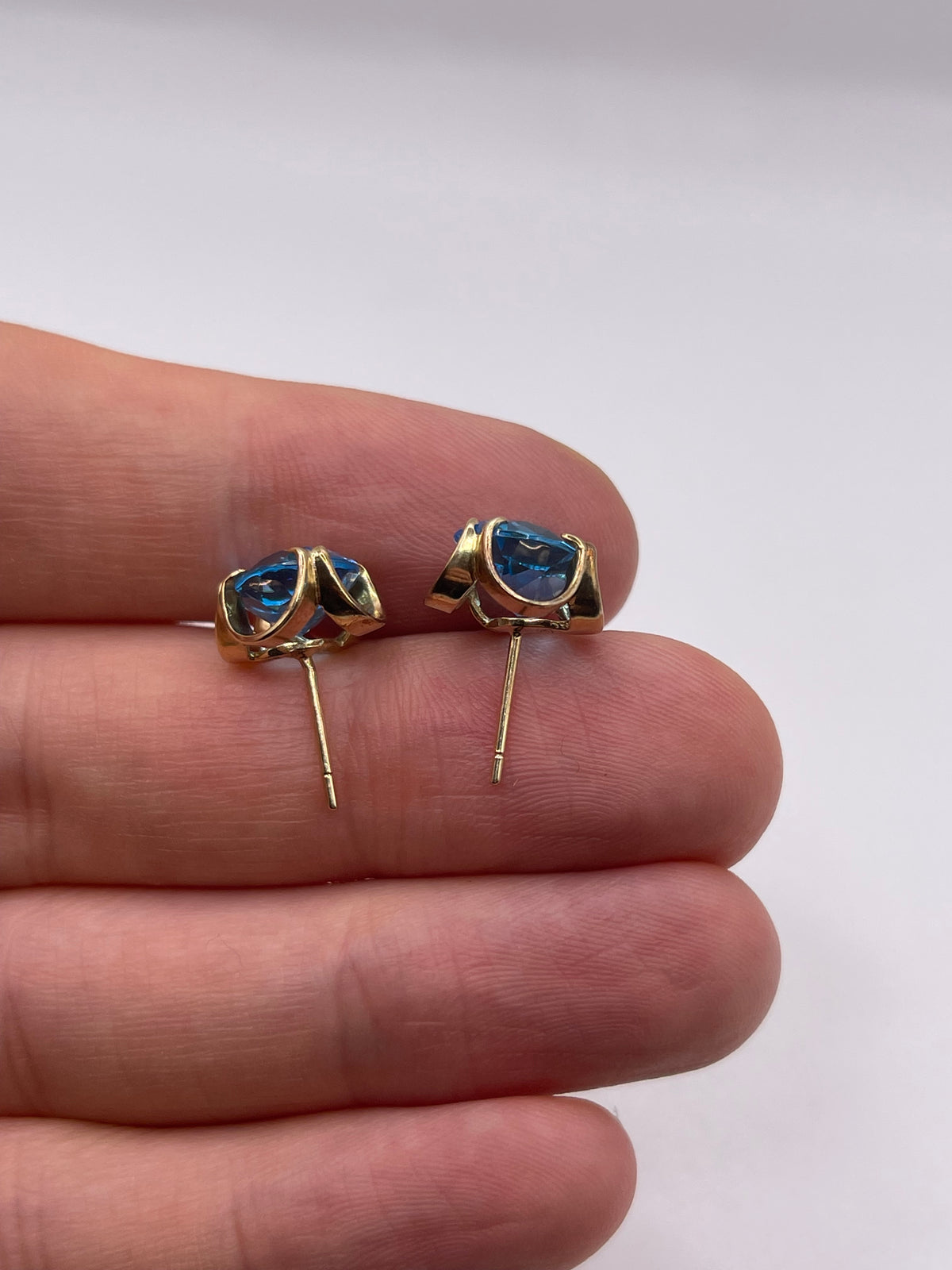 9ct gold topaz earrings