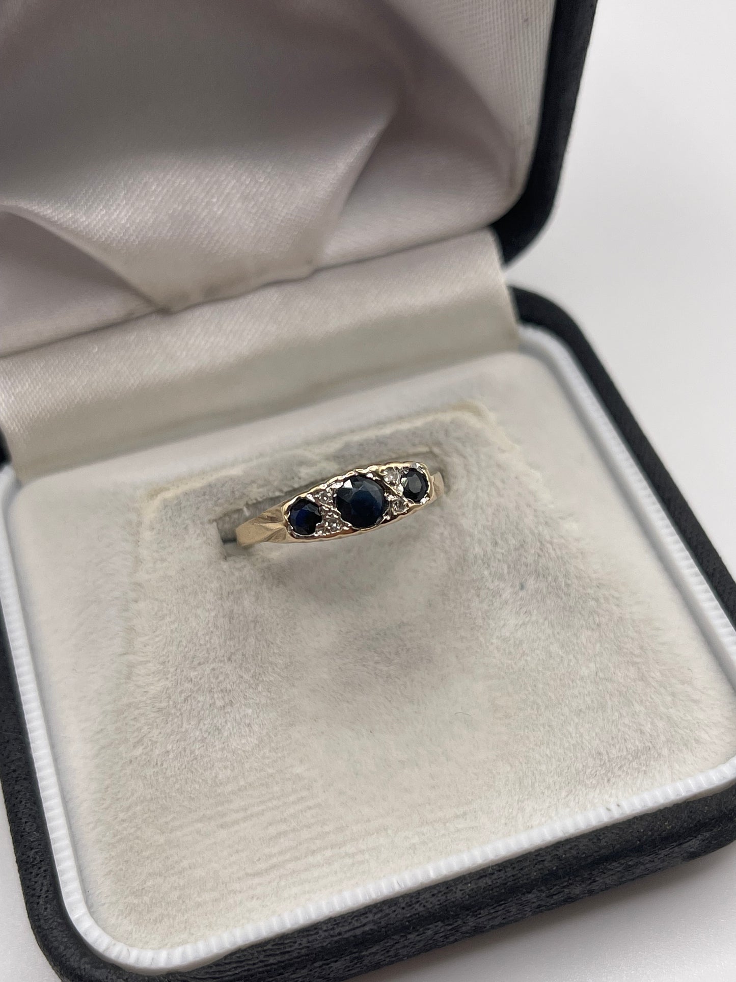 9ct gold sapphire and diamond ring