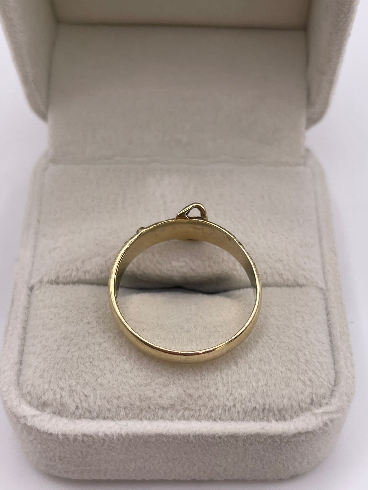 9ct gold buckle ring
