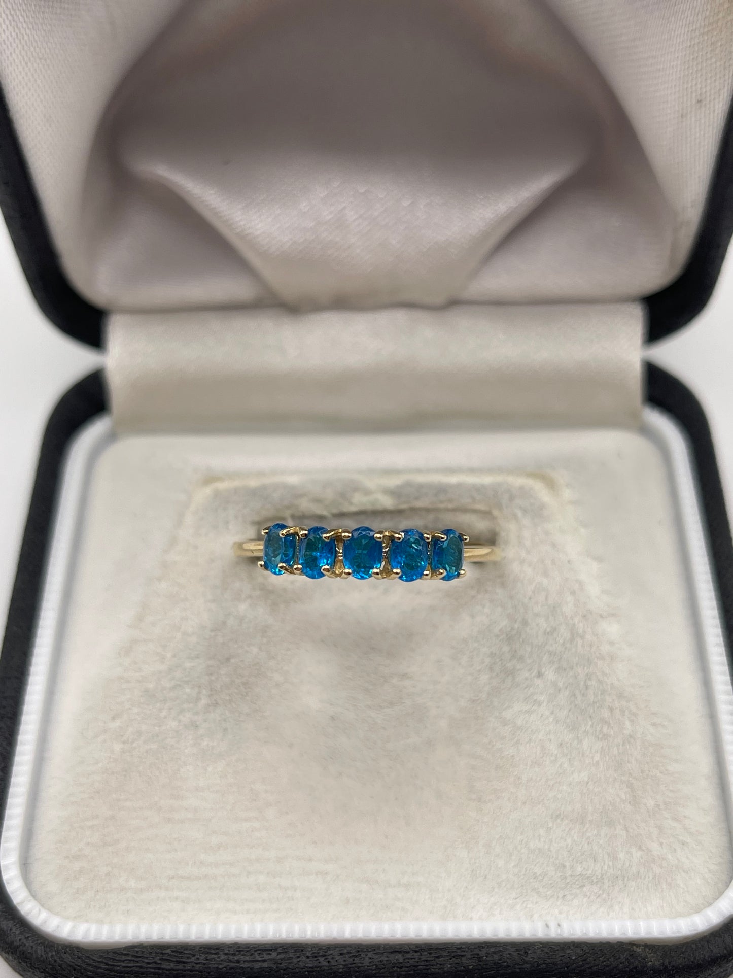 9ct gold blue apatite ring
