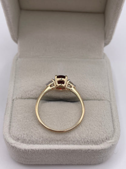 9ct gold garnet and zircon ring