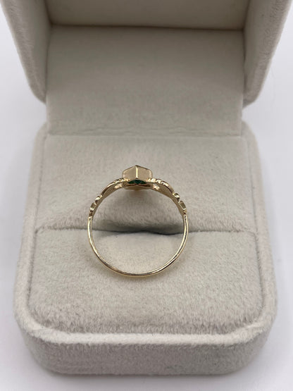 9ct gold green agate claddagh ring