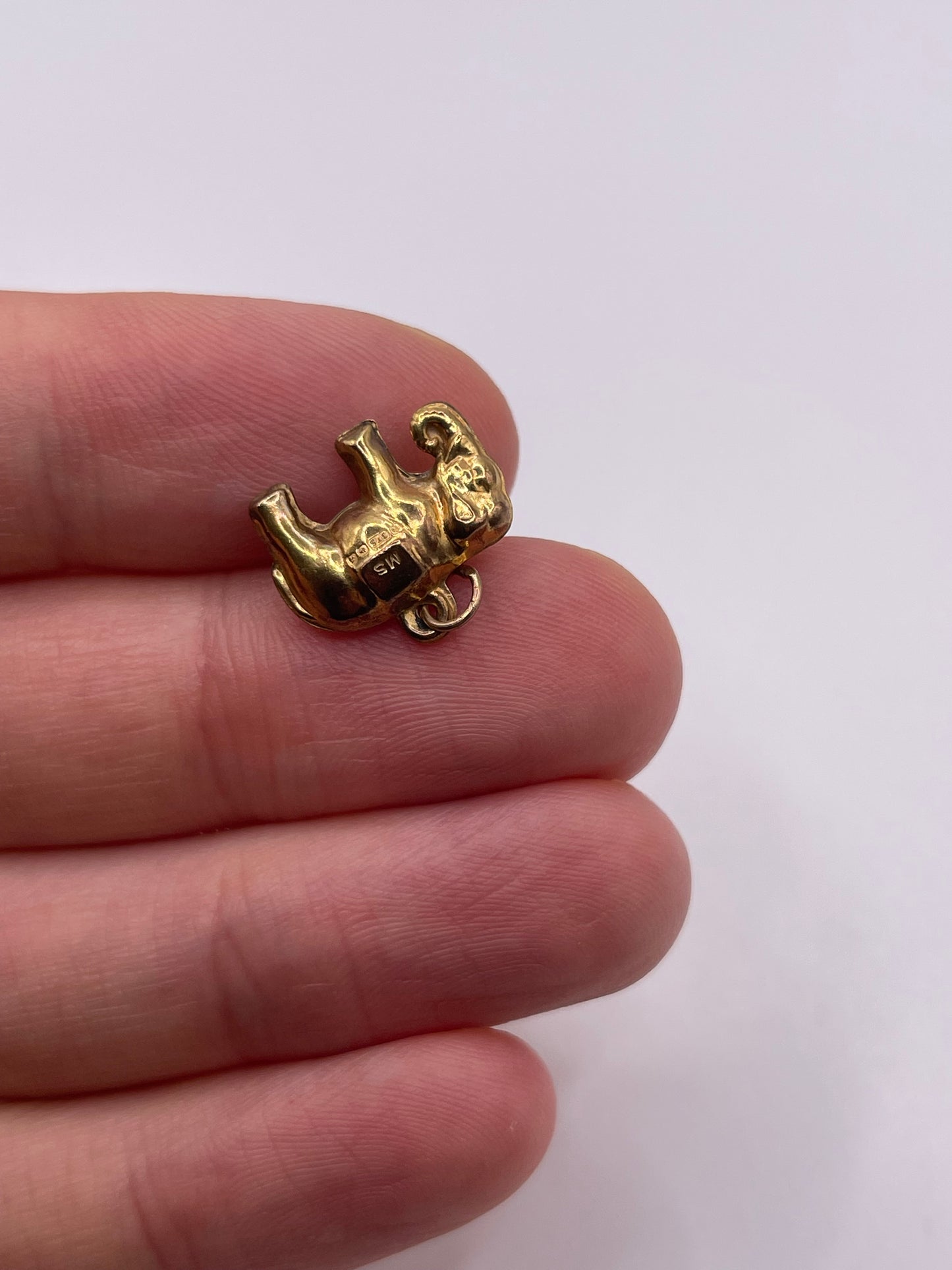 9ct gold elephant charm