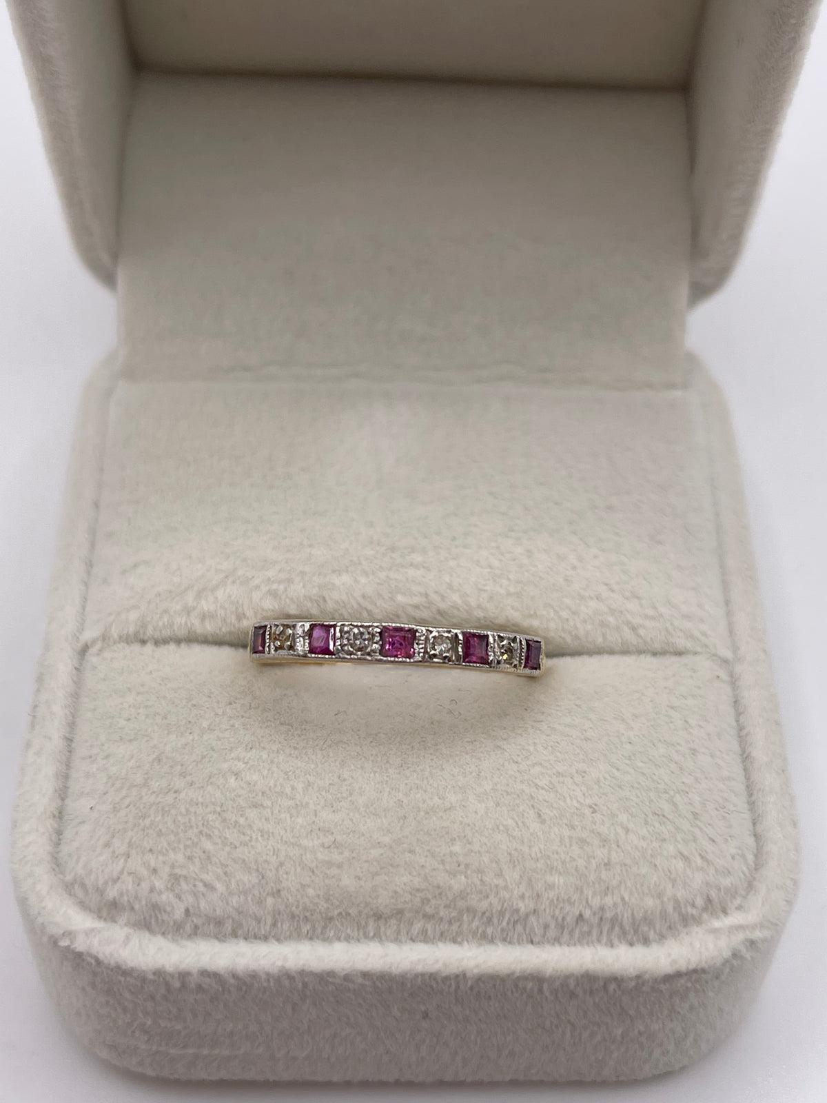 18ct gold ruby and diamond ring