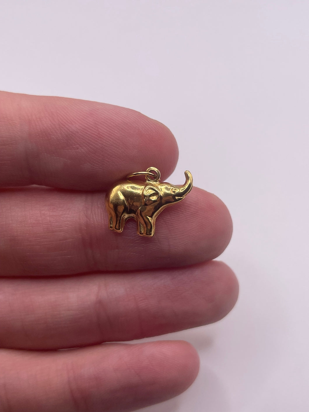 9ct gold elephant charm