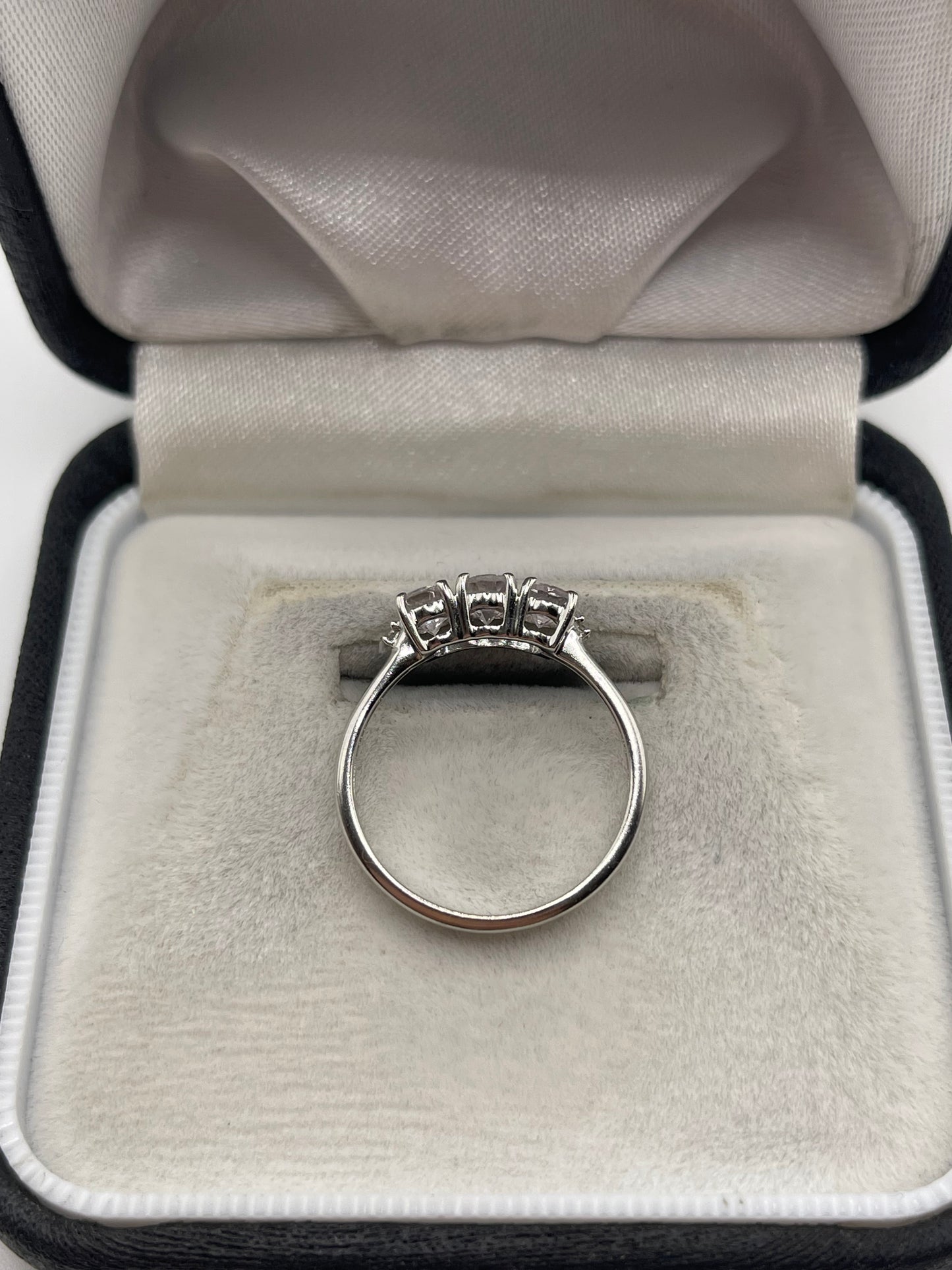 9ct gold kunzite and diamond ring