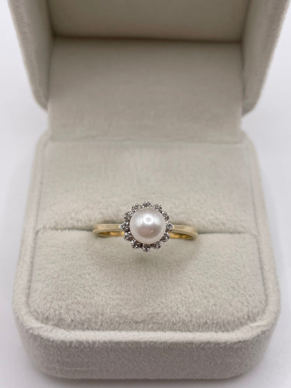 9ct gold pearl and diamond ring