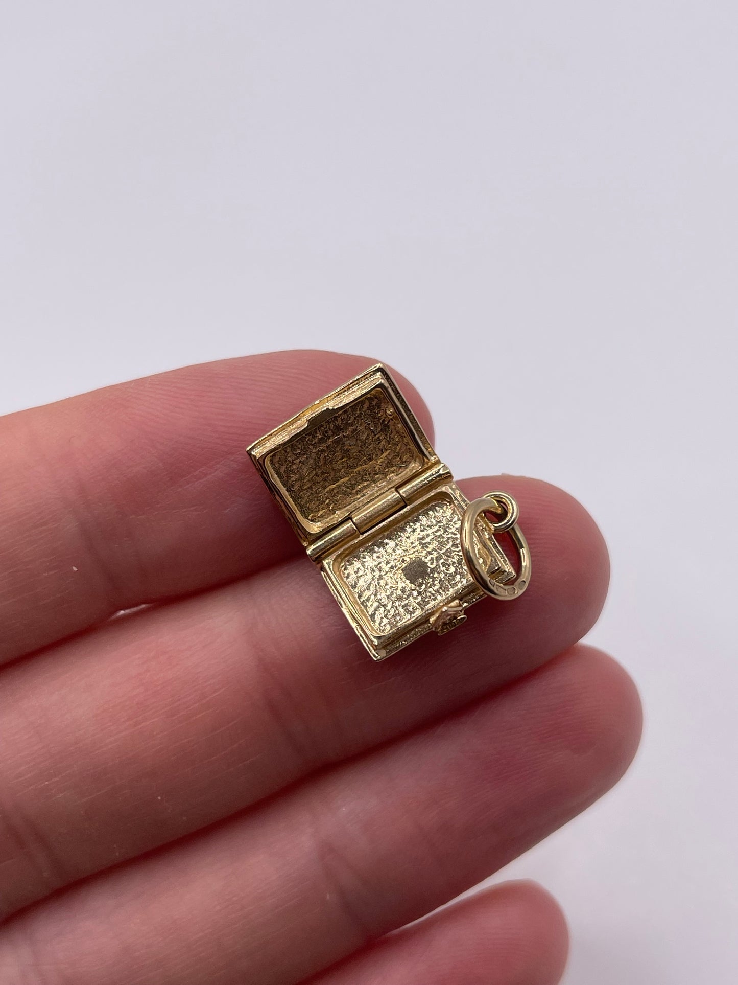 9ct gold bible charm