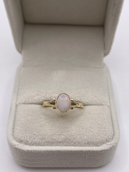 9ct gold opal ring