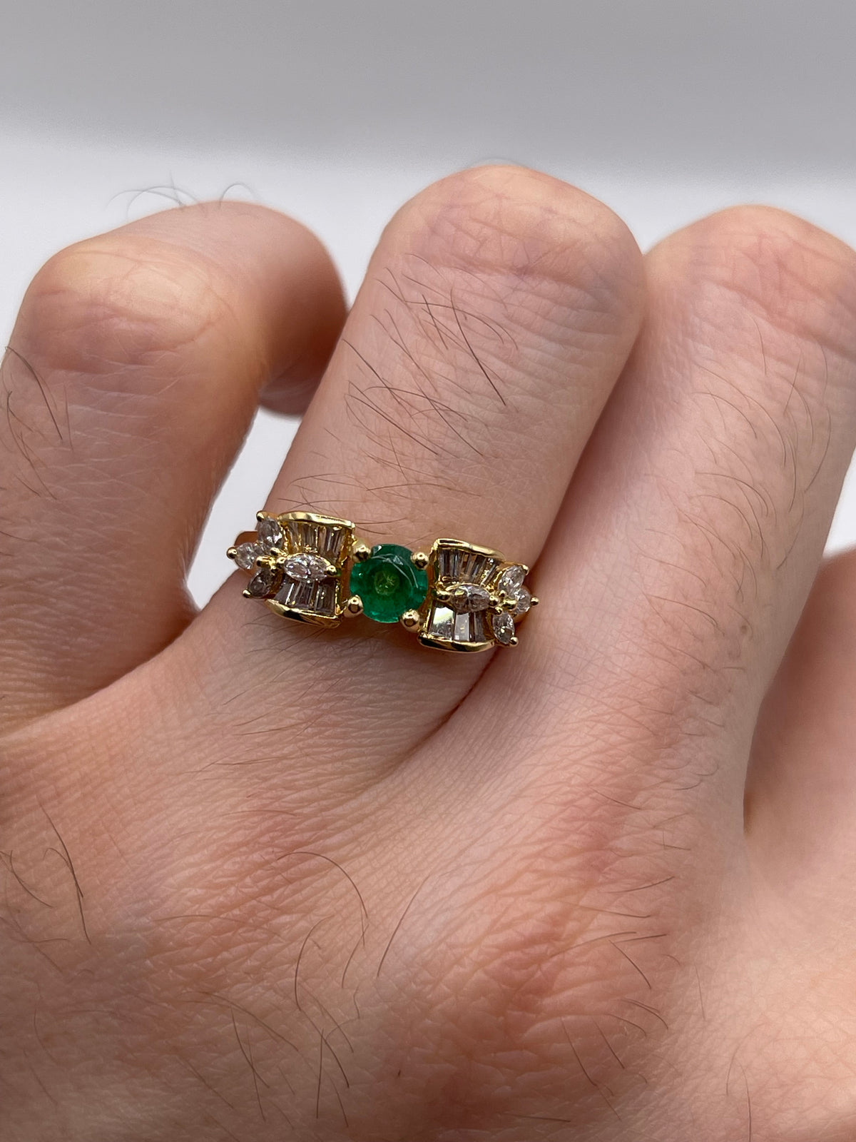 18ct gold emerald and diamond ring