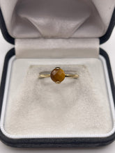 Load image into Gallery viewer, 9ct gold tigers eye ring
