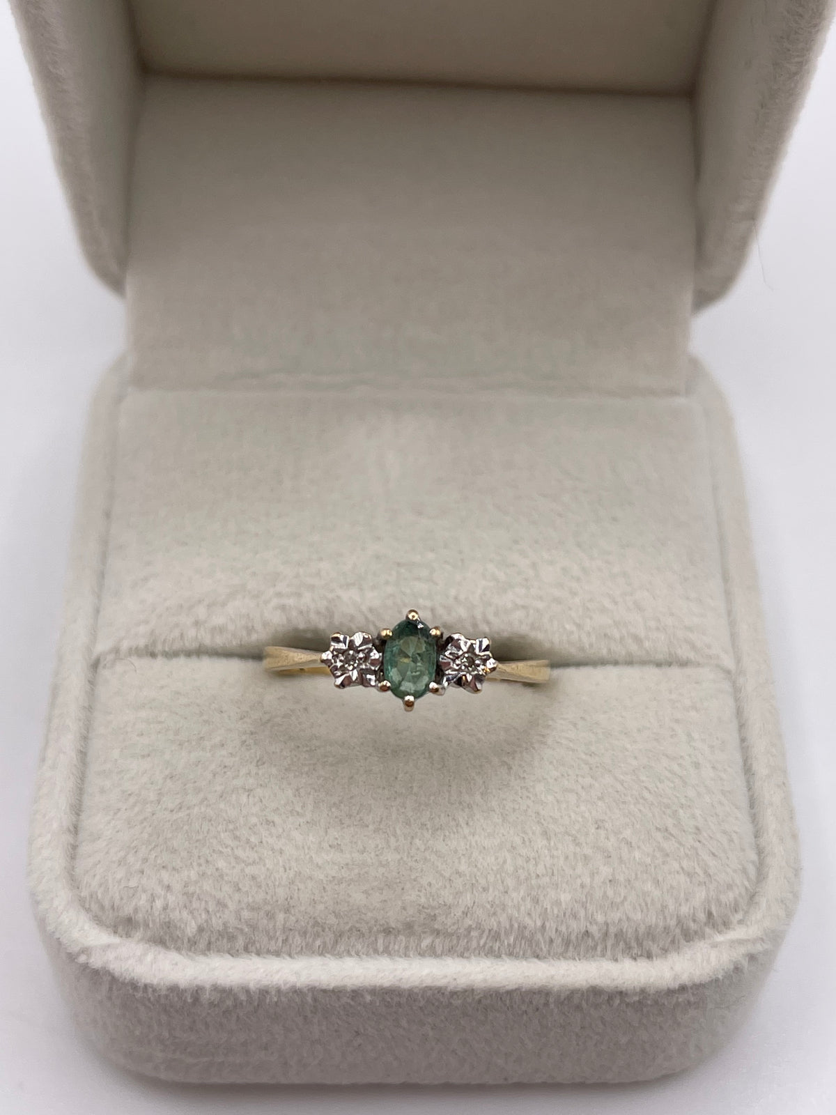 9ct gold emerald and diamond ring