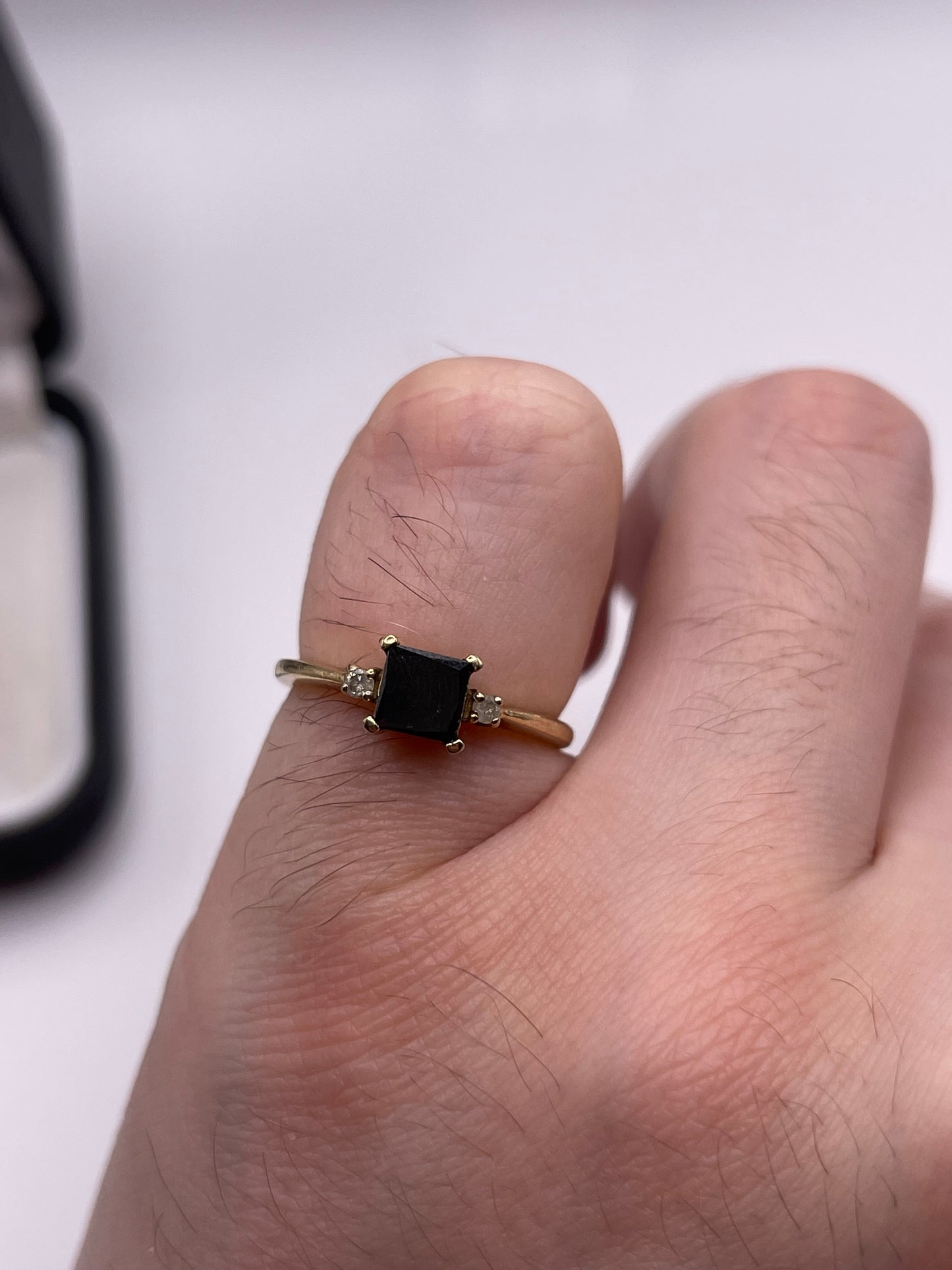 9ct gold diamond ring