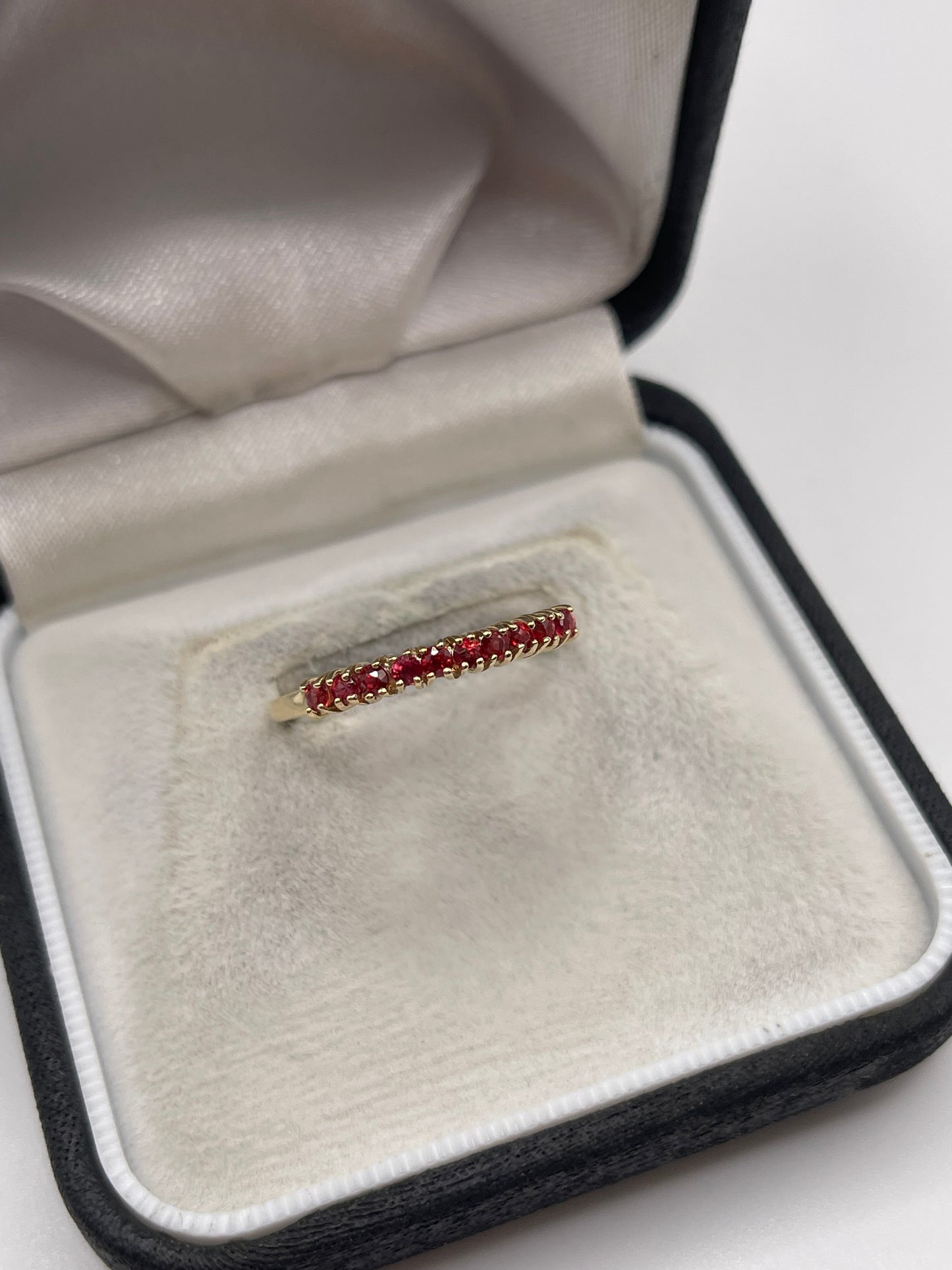 9ct gold spinel ring