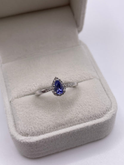 9ct white gold tanzanite and diamond ring
