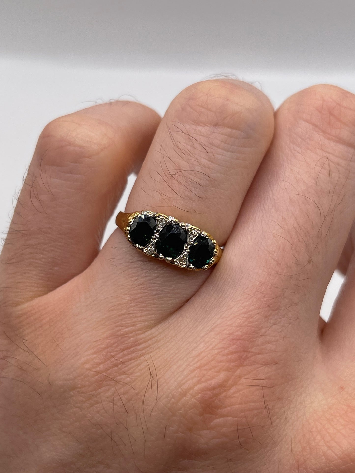 18ct gold sapphire and diamond ring
