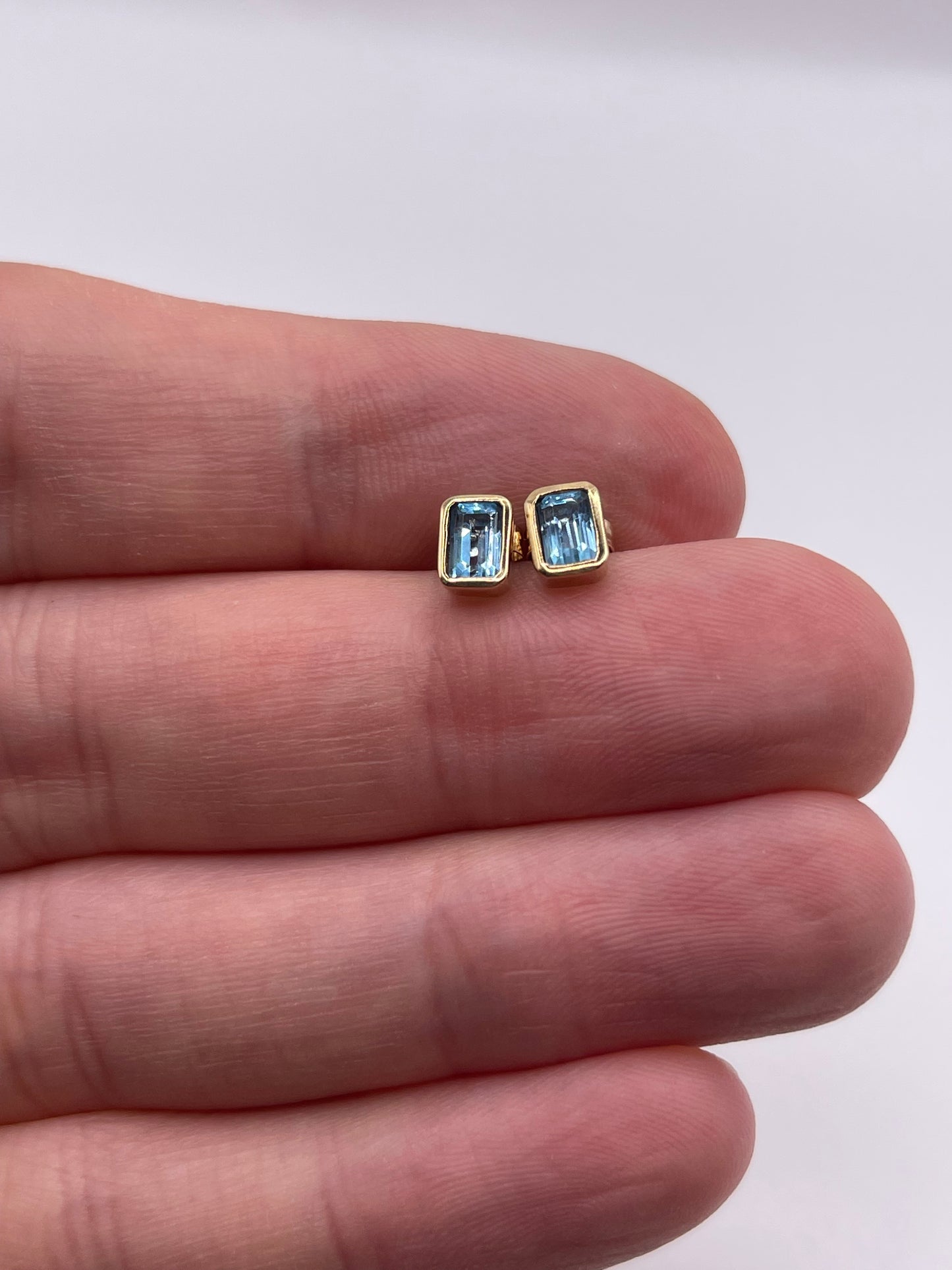 9ct gold topaz earrings