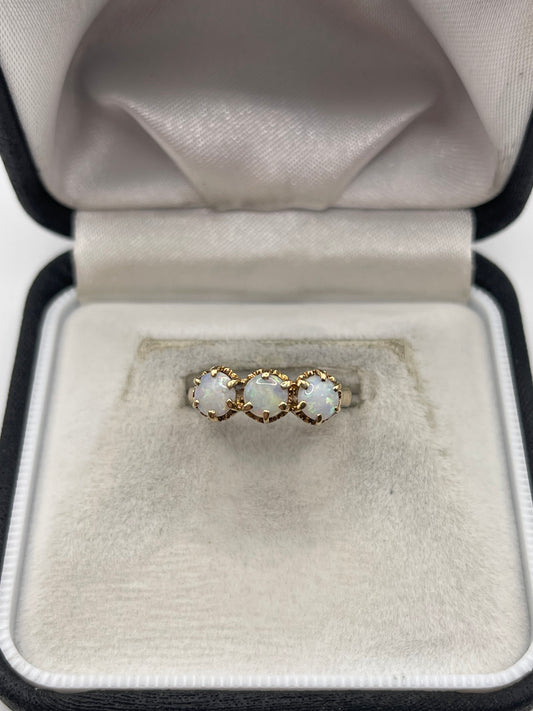 9ct gold opal ring