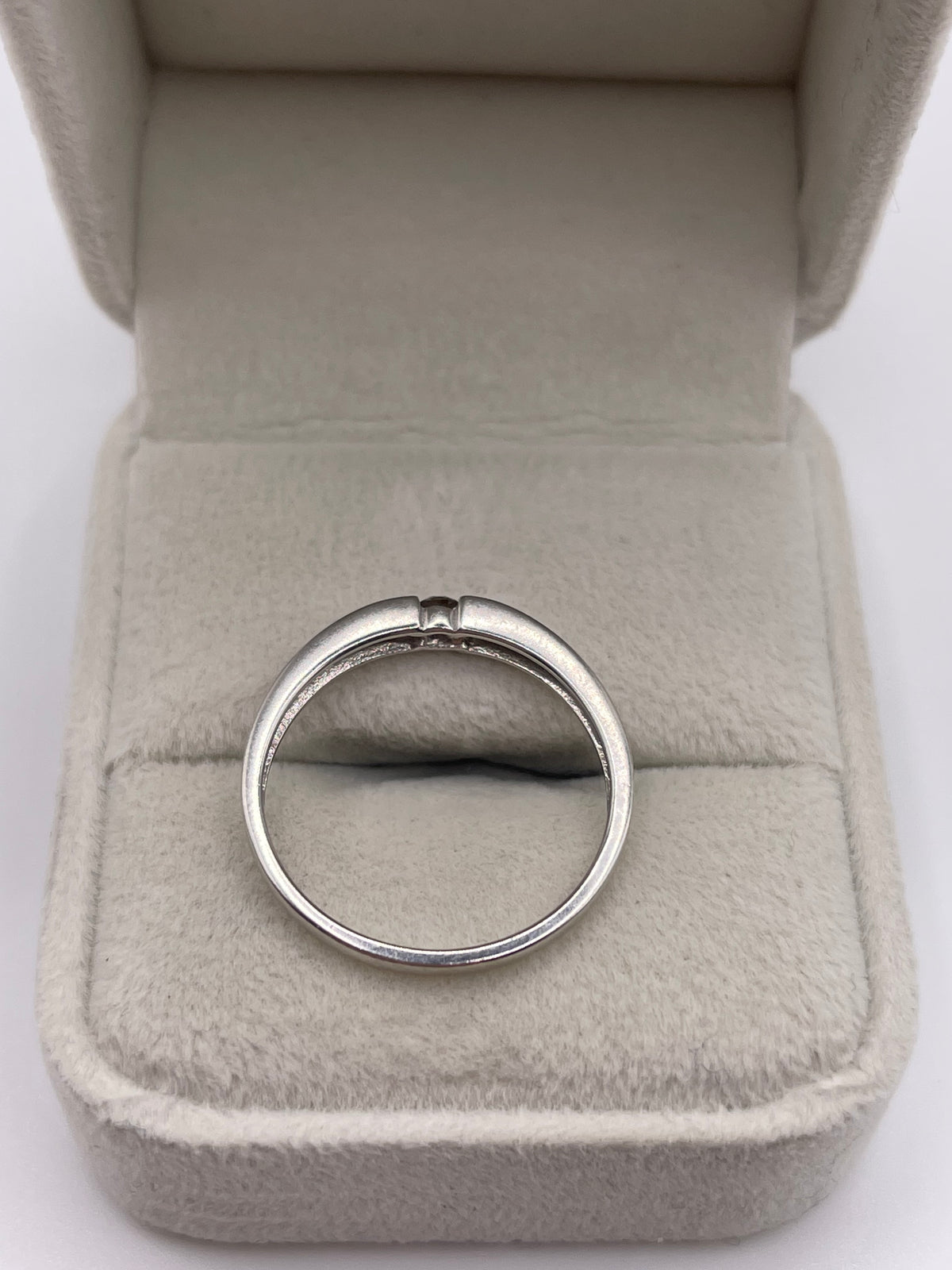9ct white gold diamond ring
