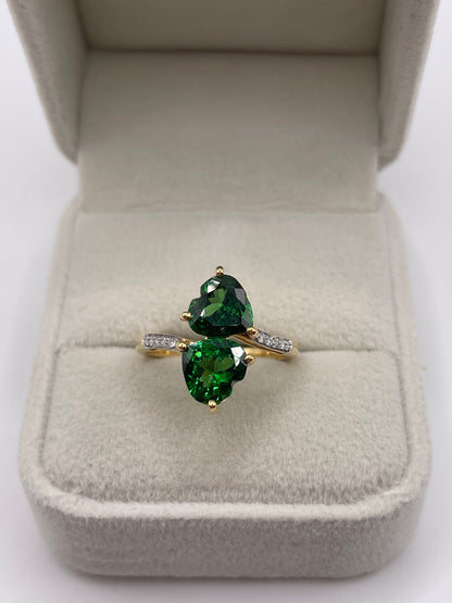 18ct gold garnet and diamond ring