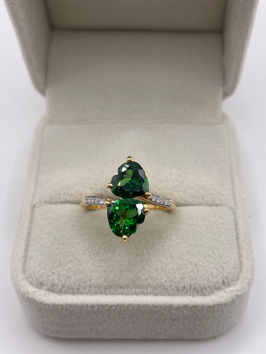 18ct gold garnet and diamond ring