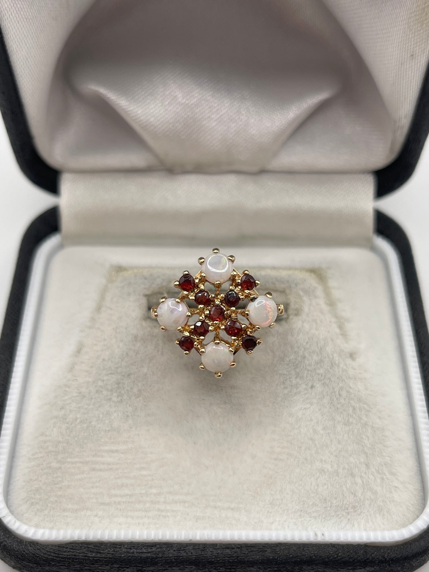 9ct gold opal and garnet ring