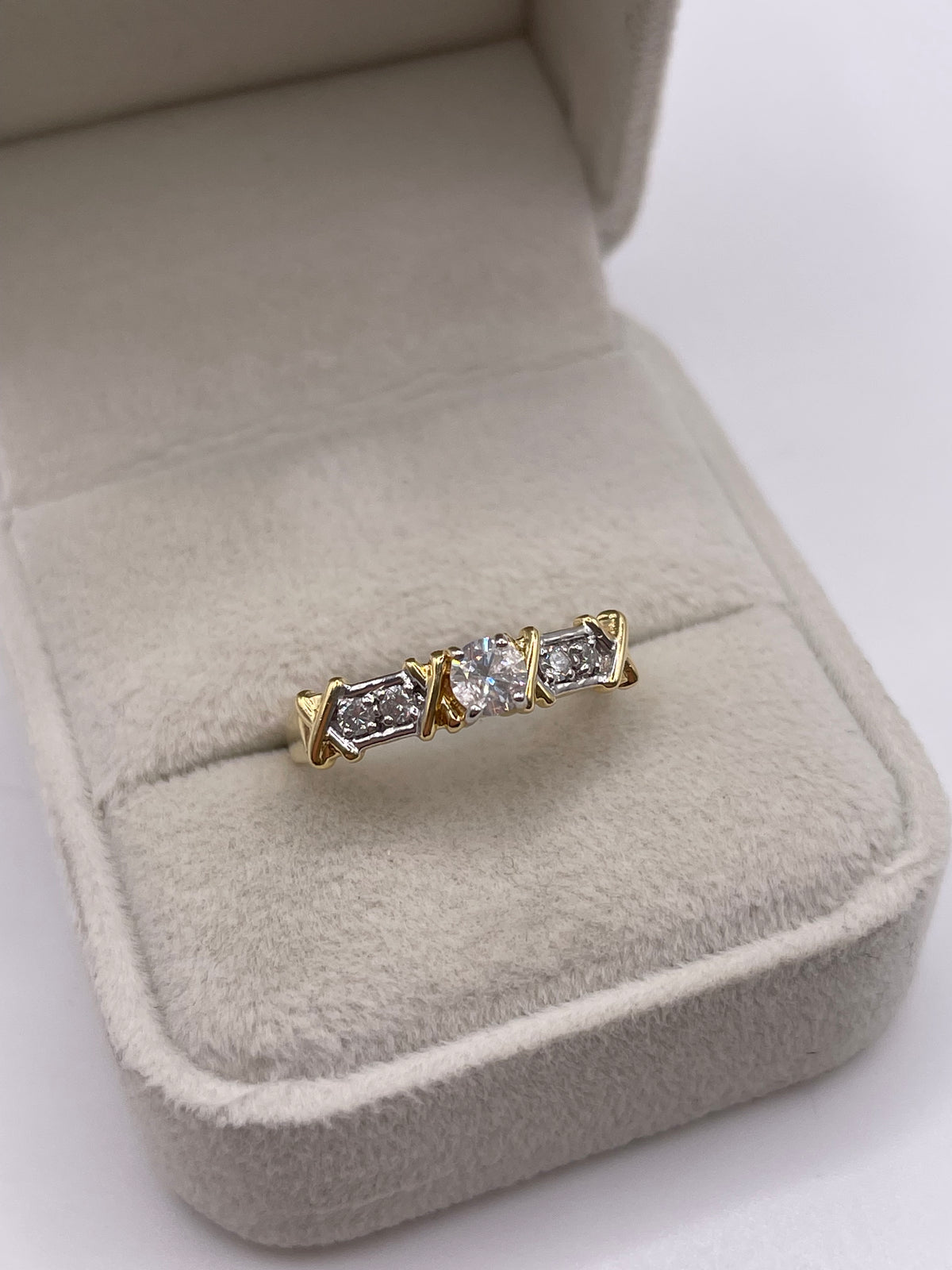 18ct gold diamond ring