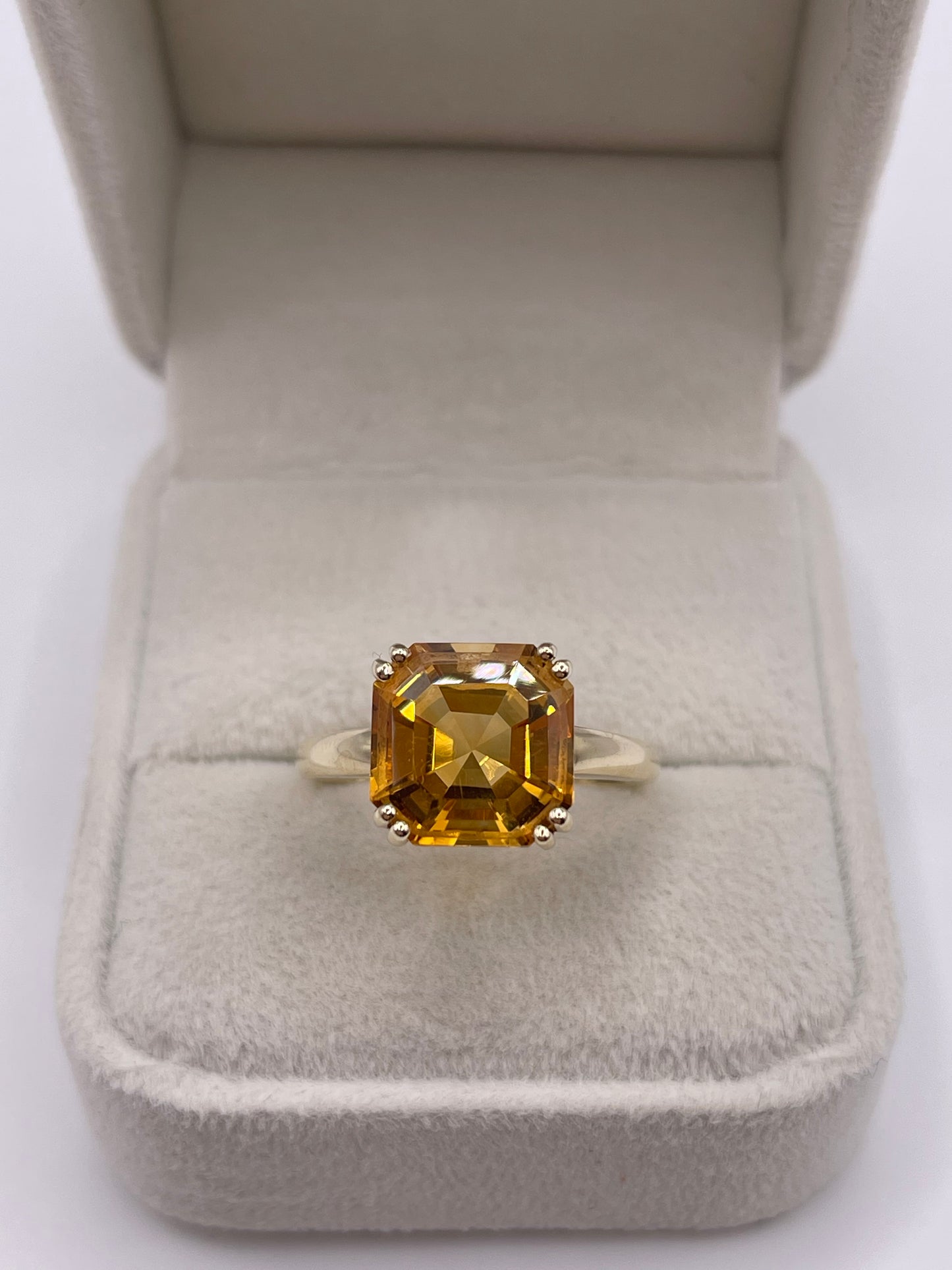 9ct gold citrine ring