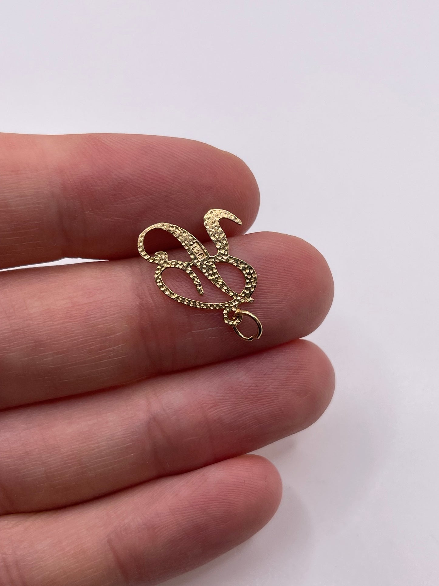 9ct gold initial R charm