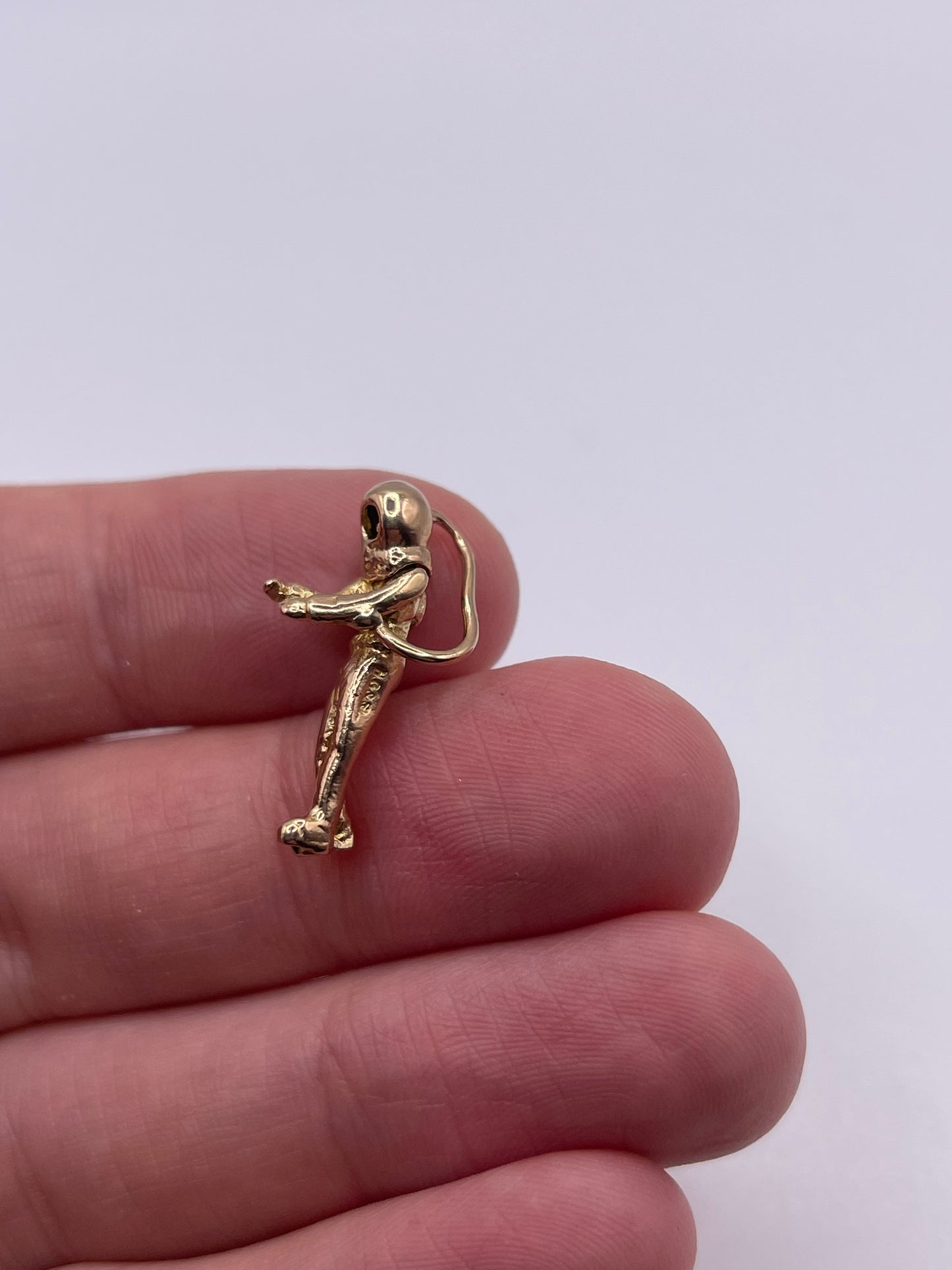 9ct gold diver charm