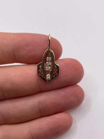 9ct gold diamond pendant
