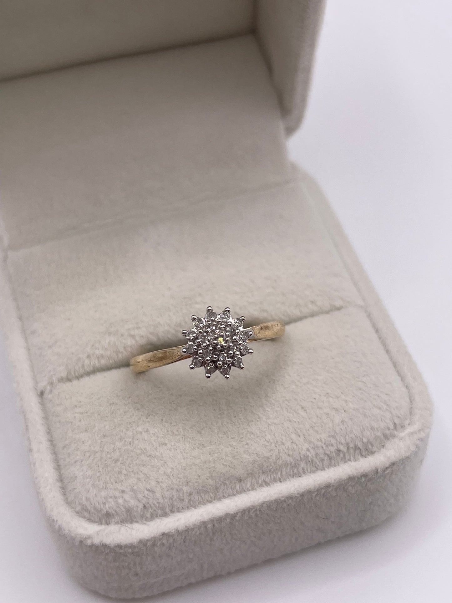 9ct gold diamond cluster ring