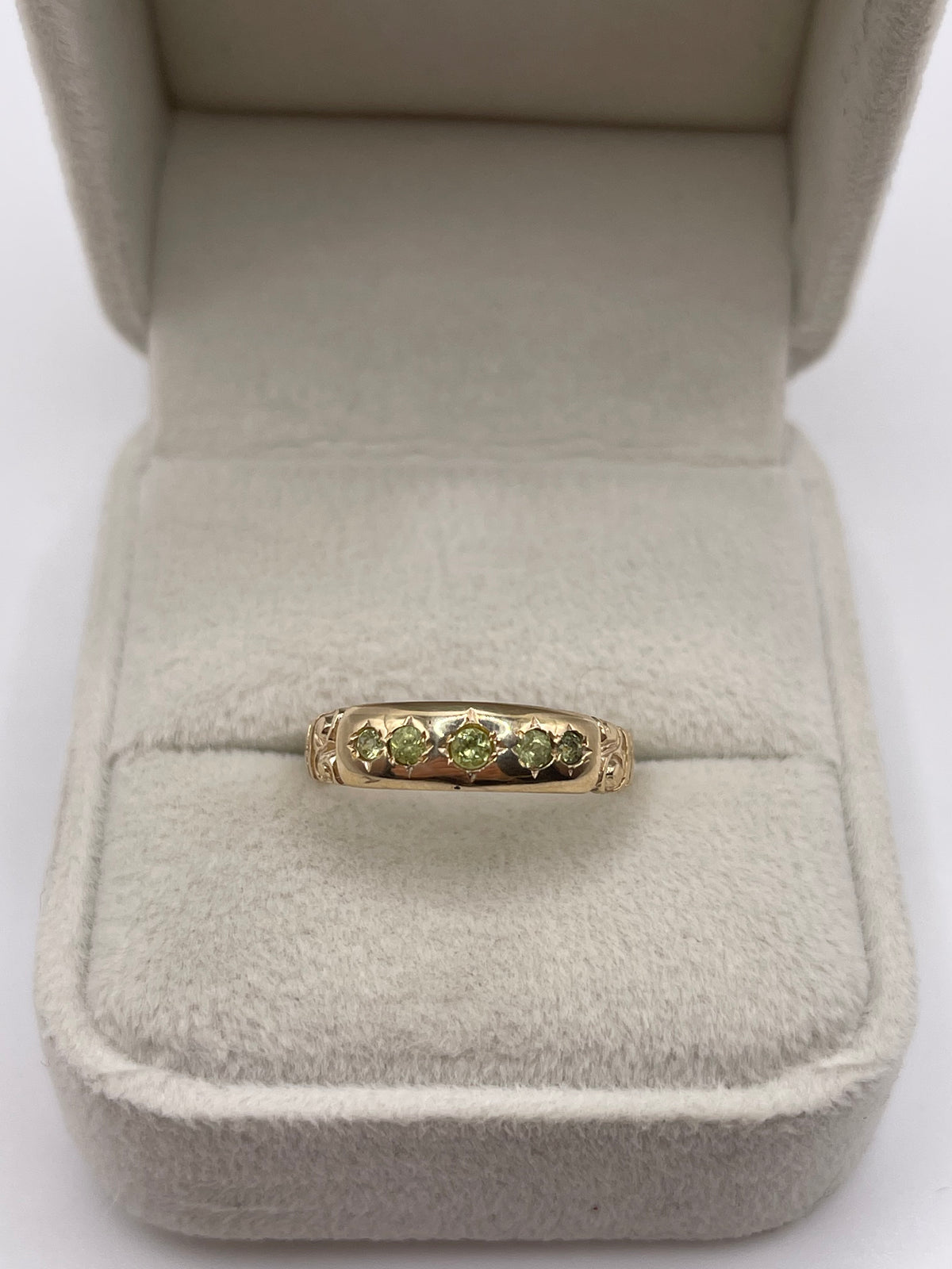 9ct gold peridot gypsy ring