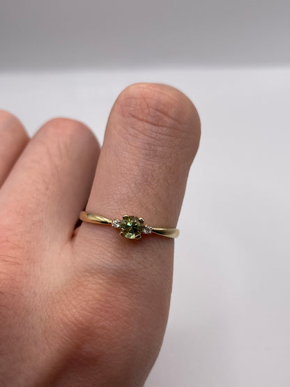 9ct gold quartz and zircon ring
