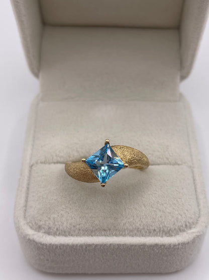 9ct gold blue topaz ring