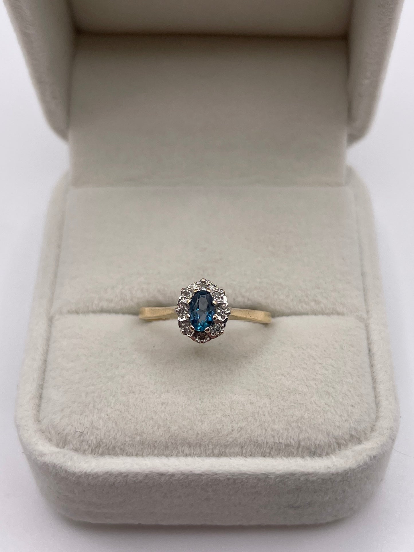 9ct gold topaz and diamond ring