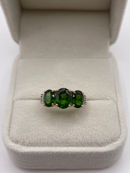 9ct gold diopside and diamond ring