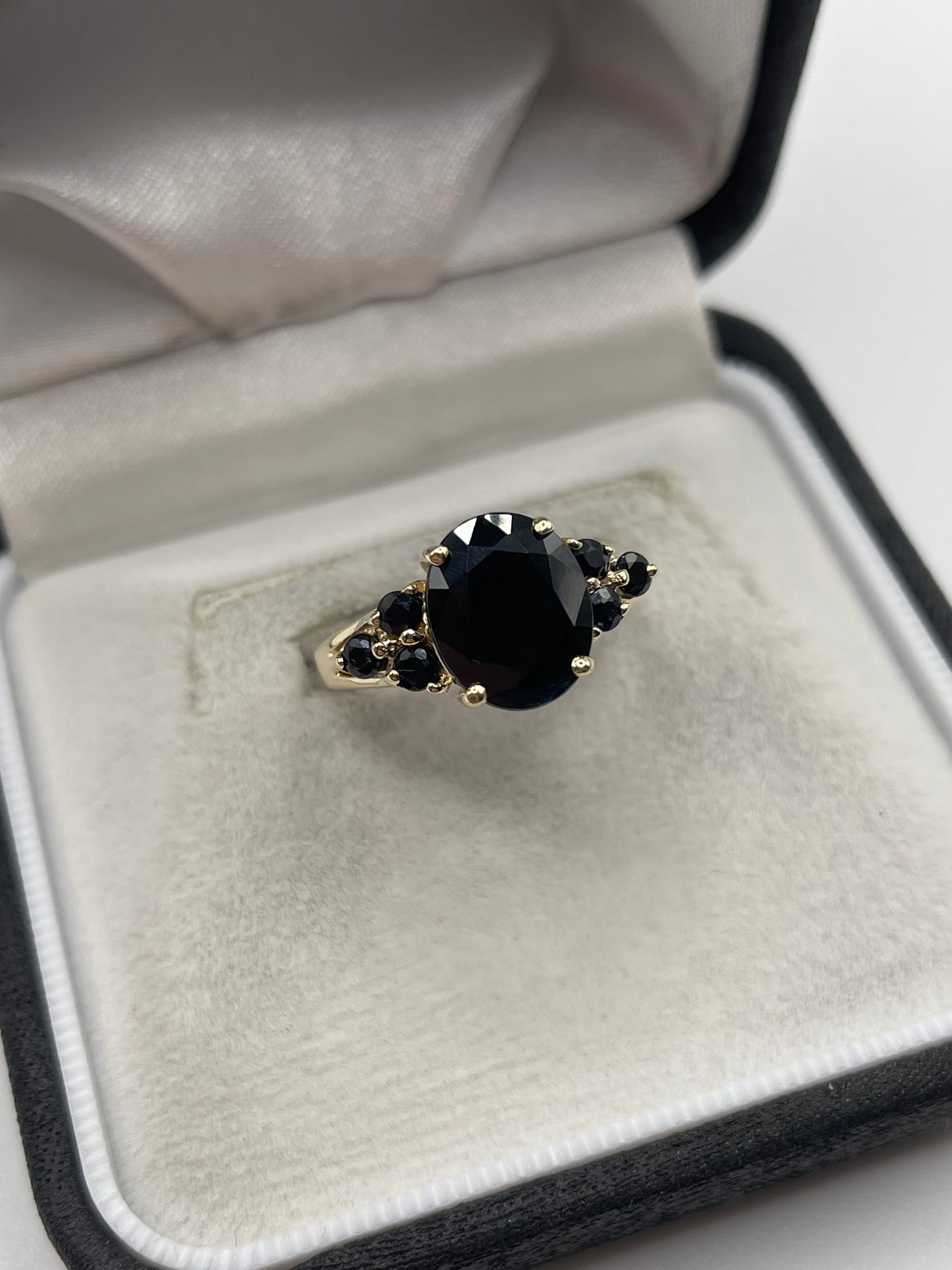 9ct gold sapphire ring