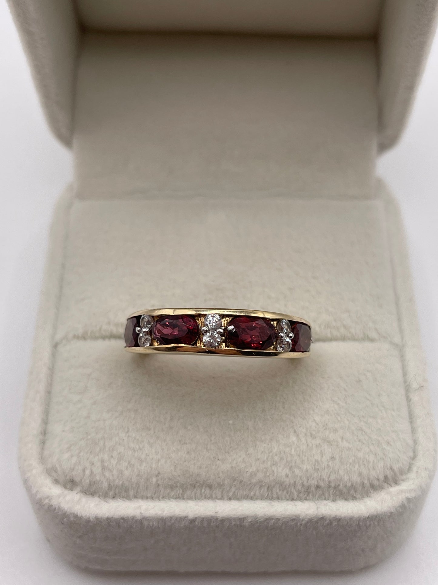 9ct gold garnet and zircon ring