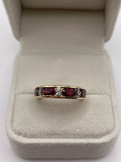 9ct gold garnet and zircon ring