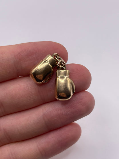 9ct gold boxing glove pendant