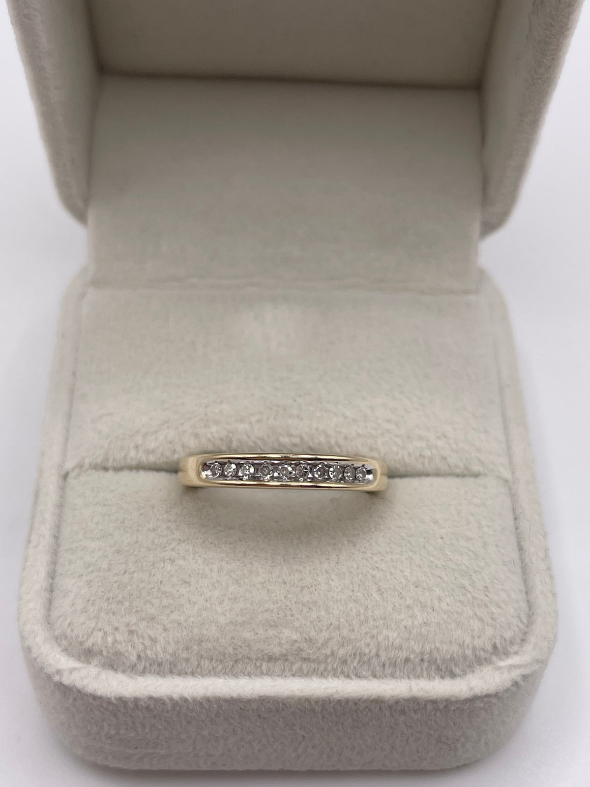 9ct gold diamond ring