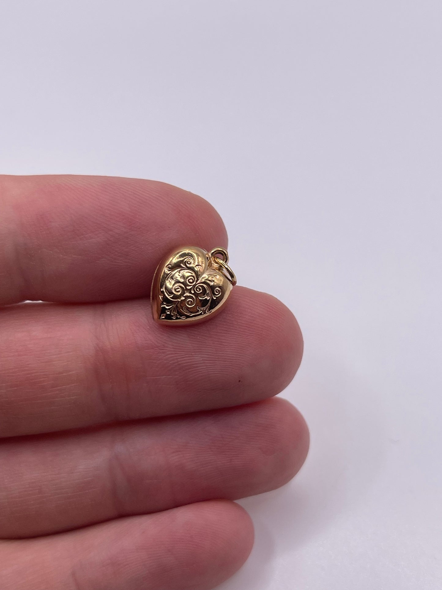 9ct gold heart charm