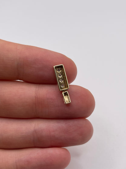9ct gold diamond pendant