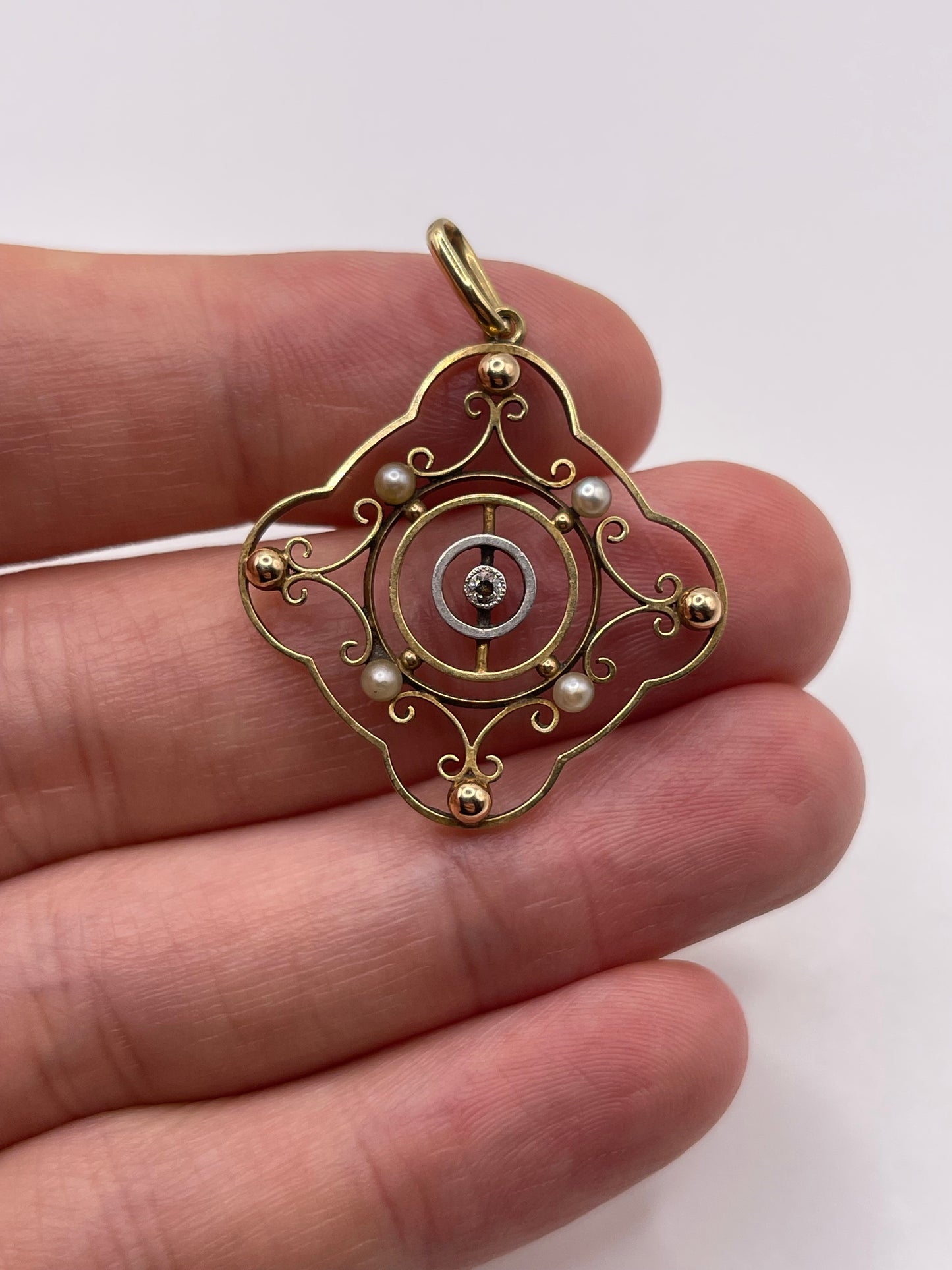 Antique 15ct gold pearl and diamond pendant
